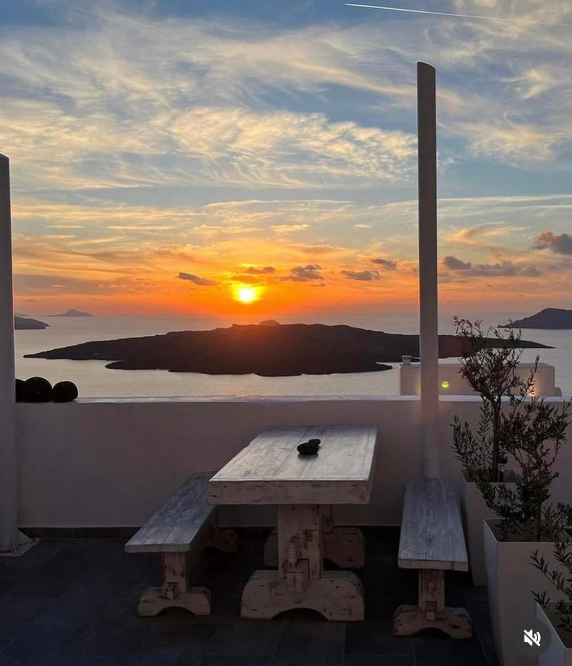 Fira White Residence Kültér fotó